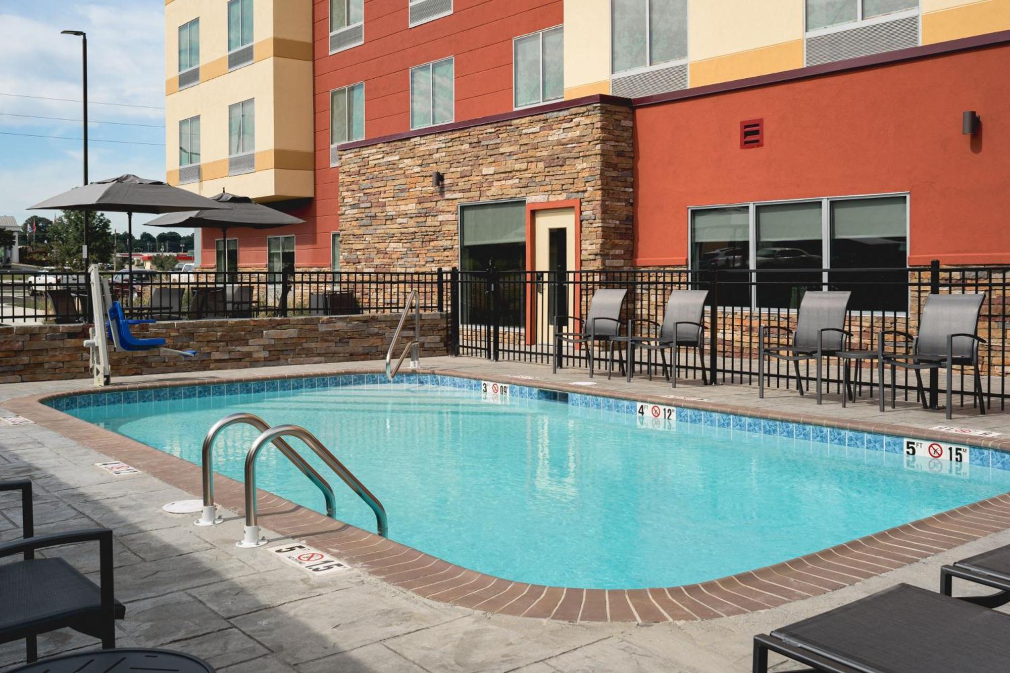 Fairfield By Marriott Inn & Suites Cullman Exterior photo